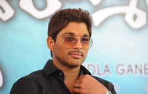 Allu Arjun 帥氣登場，魅力橫掃大銀幕 — 泰米爾演員 壁紙