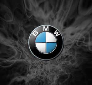 BMW 標誌被旋轉的煙霧環繞，背景為黑色。 — Vans 標誌 壁紙