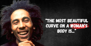 Bob Marley 微笑，背景深色，帶有關於美的引言。