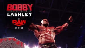 摔角手Bobby Lashley在WWE Raw直播期間於擂台上高舉雙臂。 — 摔角 壁紙