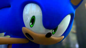 Sonic the Hedgehog 有綠色眼睛和堅定的表情。 — 音速小子 壁紙