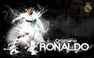 Cristiano Ronaldo 身穿白色足球服，戲劇性地踢球，帶有潑濺效果。 — Cristiano Ronaldo 足球 壁紙
