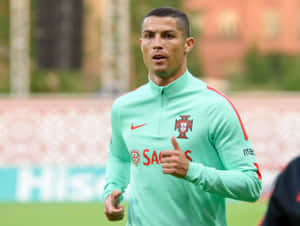 Cristiano Ronaldo 在訓練期間豎起大拇指。 — 克里斯蒂亞諾·羅納度 壁紙