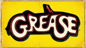 復古「Grease」電影標誌，在黃色背景上帶有粗體風格文字。