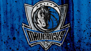 Dallas Mavericks 籃球隊標誌在紋理藍色背景上。 — 達拉斯獨行俠 壁紙