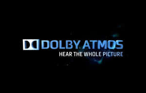 在黑暗太空背景上帶有發光藍色文字的 Dolby Atmos 標誌。 — MacBook Air M2 壁紙