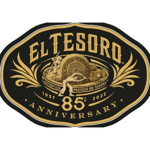 El Tesoro 85 週年標誌，帶有龍舌蘭壓碎場景和華麗金色設計。 — 標誌 壁紙
