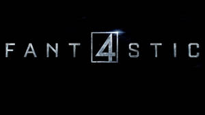 FANT4STIC 電影標題標誌，金屬字母和光暈，黑色背景 — 驚奇四超人 壁紙