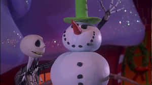 Jack Skellington 站在一個戴著綠色帽子和紅色胡蘿蔔鼻子的雪人旁邊。 — 傑克·史克林頓 壁紙