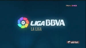 深藍色廣播螢幕上帶有頻道標誌的 La Liga BBVA 足球聯賽標誌。 — Lexus 標誌 壁紙