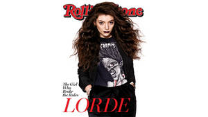 Lorde 在Rolling Stone雜誌封面上穿著Cramps T恤和黑色外套。 — 4K 魔戒 壁紙