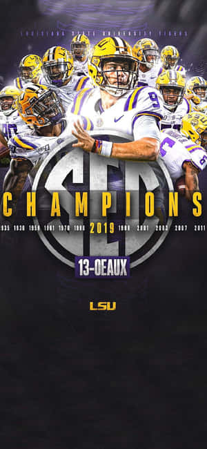 LSU Tigers 美式足球隊慶祝2019年CFP冠軍，球員戴著頭盔、穿著制服。 — Galaxy A07s 壁紙