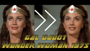 Lynda Carter 和 Gal Gadot 飾演神力女超人的並排肖像，附有文字和箭頭。 — 神力女超人 壁紙