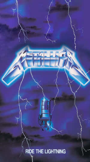Metallica 專輯封面，在暴風雨的天空下，有閃電和電椅。 — 專輯封面 壁紙