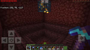 Minecraft 地獄中的玩家在發光的熔岩儲物箱附近手持鑽石劍。 — 可愛 Minecraft 壁紙