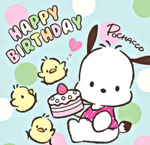 Pochacco 在圓點背景上與蛋糕和小雞慶祝生日。