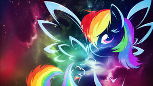 小馬 Rainbow Dash 帶著發光的翅膀飛過色彩繽紛的宇宙星雲。