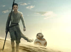 Rey 和 BB-8 在晴朗的日子裡穿越沙漠。 — 沙漠太陽 壁紙