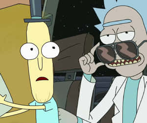 Rick Sanchez 戴著太陽眼鏡在太空船裡在一個香蕉形角色旁邊冷笑。 — 酷炫瑞克和莫蒂 壁紙