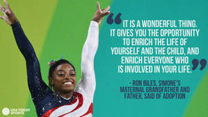 Simone Biles 穿著她的美國體操緊身衣，引用一句關於收養的名言來慶祝。 — 運動風 壁紙