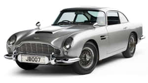 銀色經典Aston Martin DB5跑車，帶有鍍鉻細節和鋼絲輪。 — 奧斯頓馬丁 壁紙
