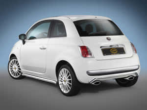 白色Fiat 500，帶有Cobra徽章和雙排氣管，在工作室環境中。 — 飛雅特 壁紙