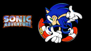 Sonic the Hedgehog 角色，帶有 Sonic Adventure 標誌，背景為黑色。 — 音速小子 壁紙