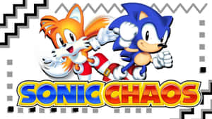 Sonic 和 Tails 在一個帶有粗體字樣的電子遊戲標誌中奔跑。 — 音速小子 壁紙