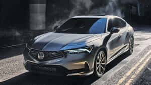 銀色Acura轎車停在夜晚煙霧瀰漫的城市街道上。 — Acura 壁紙