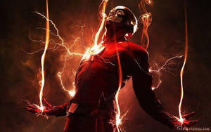 超級英雄 The Flash 在黑暗風暴中被劈啪作響的閃電包圍。 — 閃電俠 壁紙