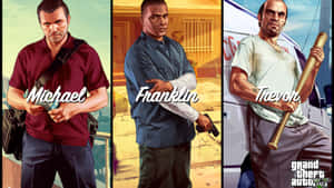 三位GTA V主角Michael、Franklin和Trevor在城市環境中手持武器。 — 電玩遊戲 GIF 壁紙