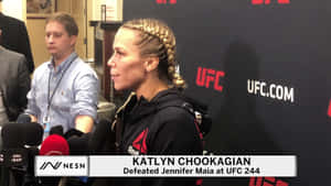 UFC拳手Katlyn Chookagian在UFC 244擊敗Jennifer Maia後回答問題。 — 低調 壁紙