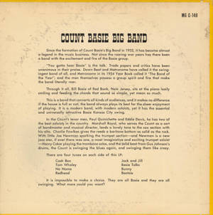 Count Basie Big Band 的復古爵士專輯內頁說明，奶油色背景上的黑色文字。 — 復古 壁紙