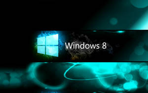 Windows 8 標誌在黑暗背景上帶有藍色光芒和煙霧效果 — 暗色 壁紙