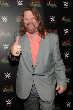 WWE摔角手在Legends House活動中豎起大拇指。 — 紐約 壁紙