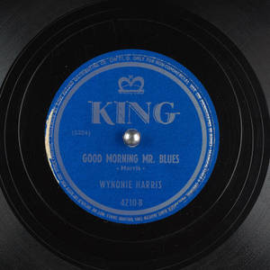 King Records黑膠唱片標籤特寫，中心為藍色，文字為銀色。 — 音樂 壁紙