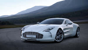 白天在山路上的白色Aston Martin One-77 — 奧斯頓馬丁 壁紙
