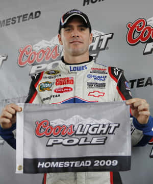 NASCAR車手在2009年Homestead舉著Coors Light Pole獎項旗幟。 — Apple Watch Ultra 壁紙