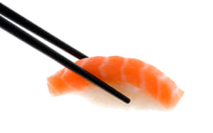 黑色筷子輕輕夾起一件放在白飯上的鮭魚握壽司。 — 壽司 壁紙