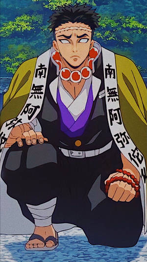 穿著傳統長袍的動漫角色跪在帶有日本文字的森林中。 — 動漫惡魔 壁紙