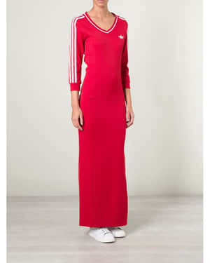 身穿紅色Adidas連衣裙和白色運動鞋的女士在攝影棚內擺姿勢 — 愛迪達 GIF 壁紙