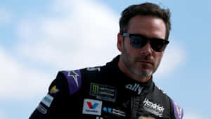 NASCAR車手穿著賽車服站在藍天下 — 白色法拉利 壁紙