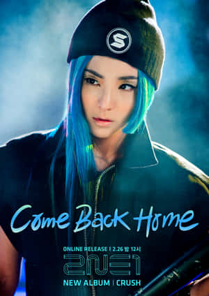 K-pop 藝人，藍色頭髮和無邊帽，在宣傳專輯照片中。 — 2NE1 壁紙