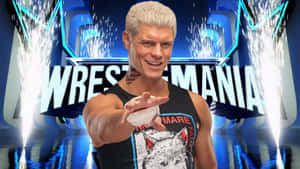 摔角手穿著狼圖案背心，在WrestleMania舞台上微笑並做手勢，背景有藍色燈光和閃光。 — 摔角 壁紙
