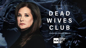 深色頭髮女性，深藍色玫瑰背景，電視節目The Dead Wives Club文字。 — 女演員 壁紙
