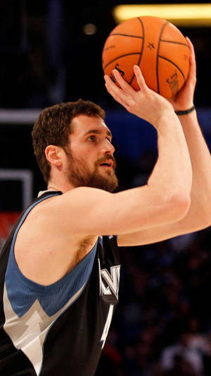 籃球運動員在比賽中投籃。 — 酷籃球 壁紙