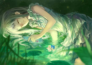 動漫女孩在發光的綠色水中睡覺，手持藍色花朵，在星空下。 — 八重神子 壁紙