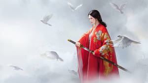 一位身穿紅色和服的女子手持劍，被霧雲中的白鴿環繞。 — 白鴿 壁紙