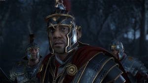 身穿精細盔甲的羅馬士兵站在黑暗的森林中。 — 電玩遊戲 GIF 壁紙