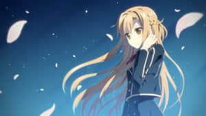 長金髮的動漫少女穿著校服，在暮色天空中花瓣飄落時微笑。 — 刀劍神域 壁紙